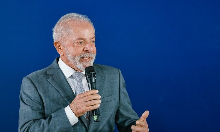 Lula antecipa pagamento do 13º do INSS para abril e maio e beneficia milhões de segurados