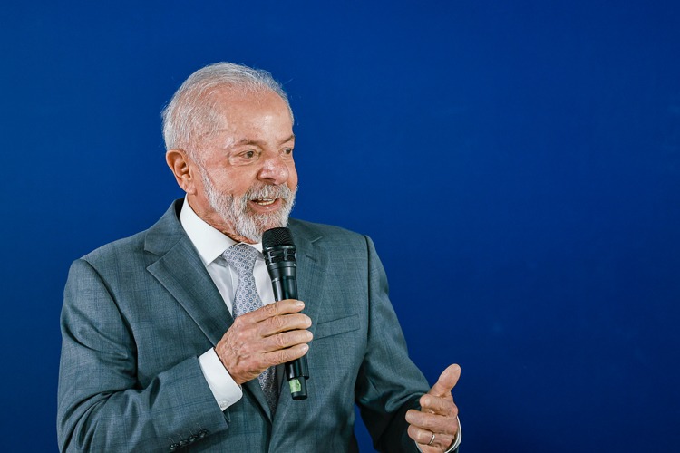 Lula antecipa pagamento do 13º do INSS para abril e maio e beneficia milhões de segurados