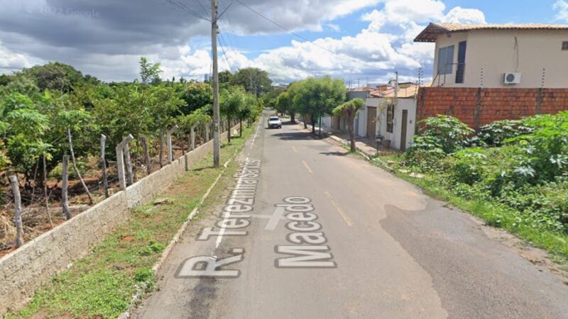 Vereador Vandinho Pereira solicita recuperação de via no bairro José Geraldo da Cruz
