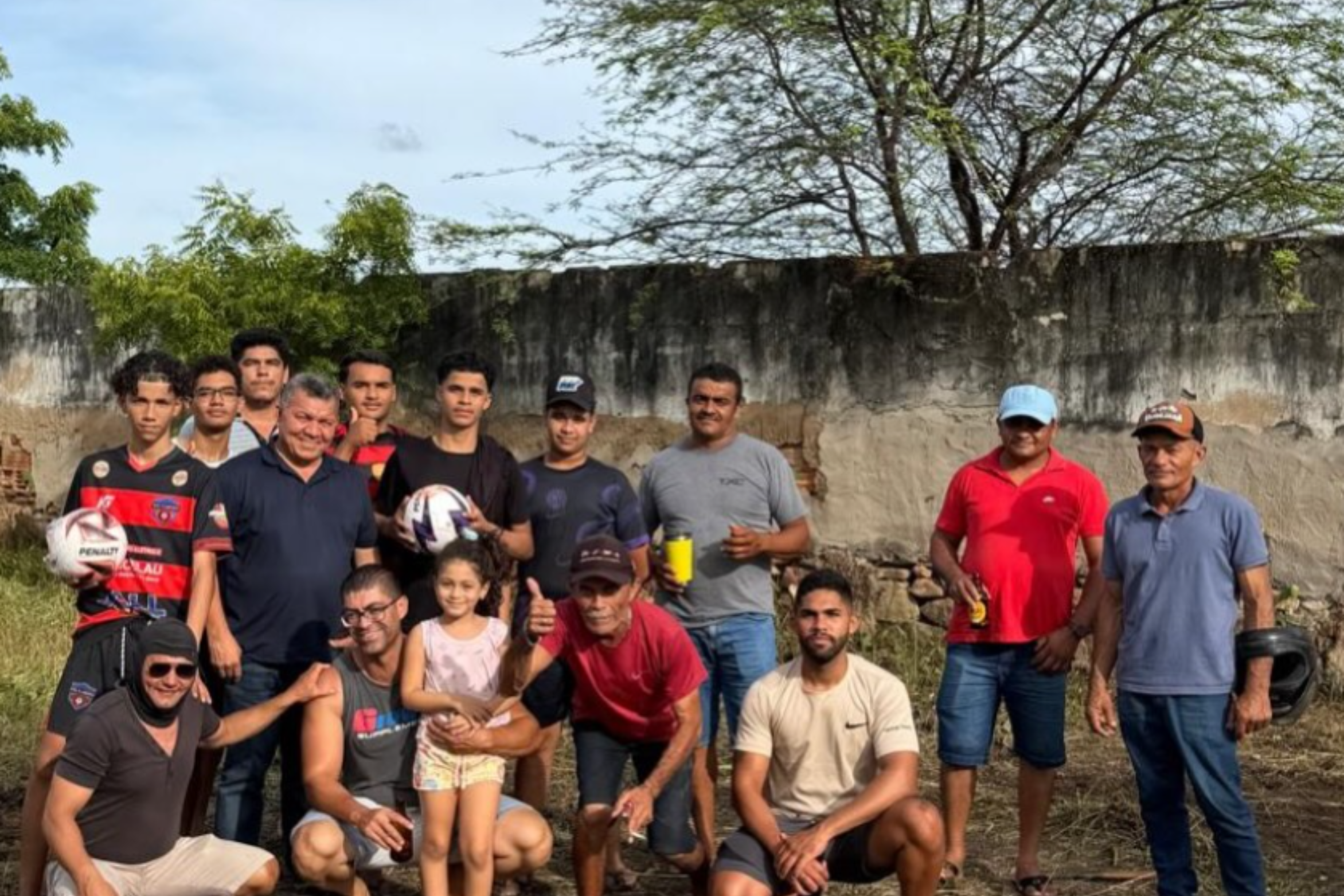 Vereador Chagas Moura acompanha construção de mini campo e reforça incentivo ao esporte infantil em Juazeiro do Norte