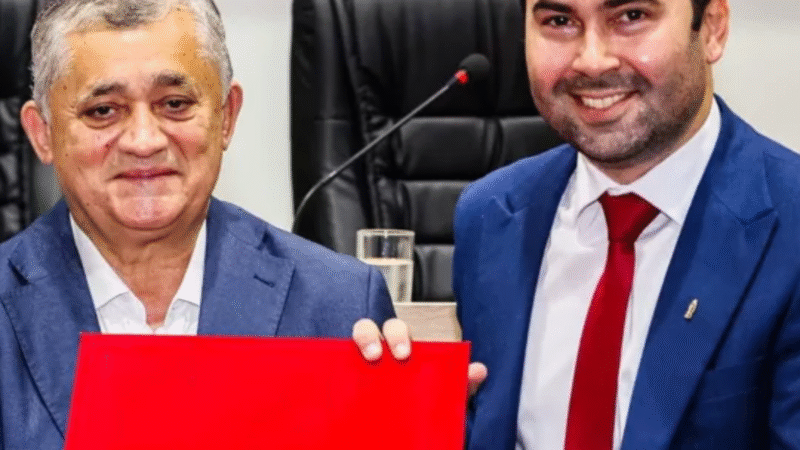 O vereador Barbosa Neto esteve reunido com o ministro-chefe da Secretaria de Relações Institucionais, José Guimarães, em busca de importantes benefícios para a população de Juazeiro do Norte.