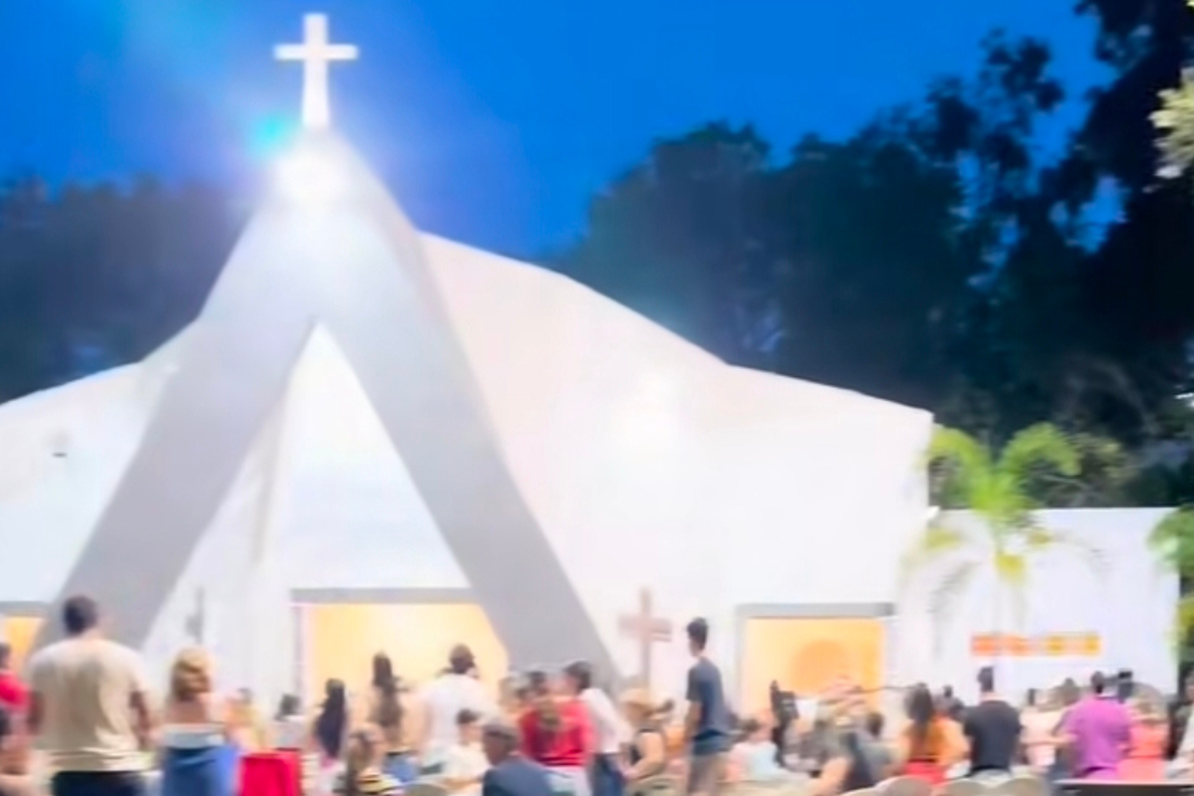 Vereador Barbosa Neto cobra providências para praça da Igreja Nossa Senhora de Lourdes e denuncia abandono no Jardim Gonzaga