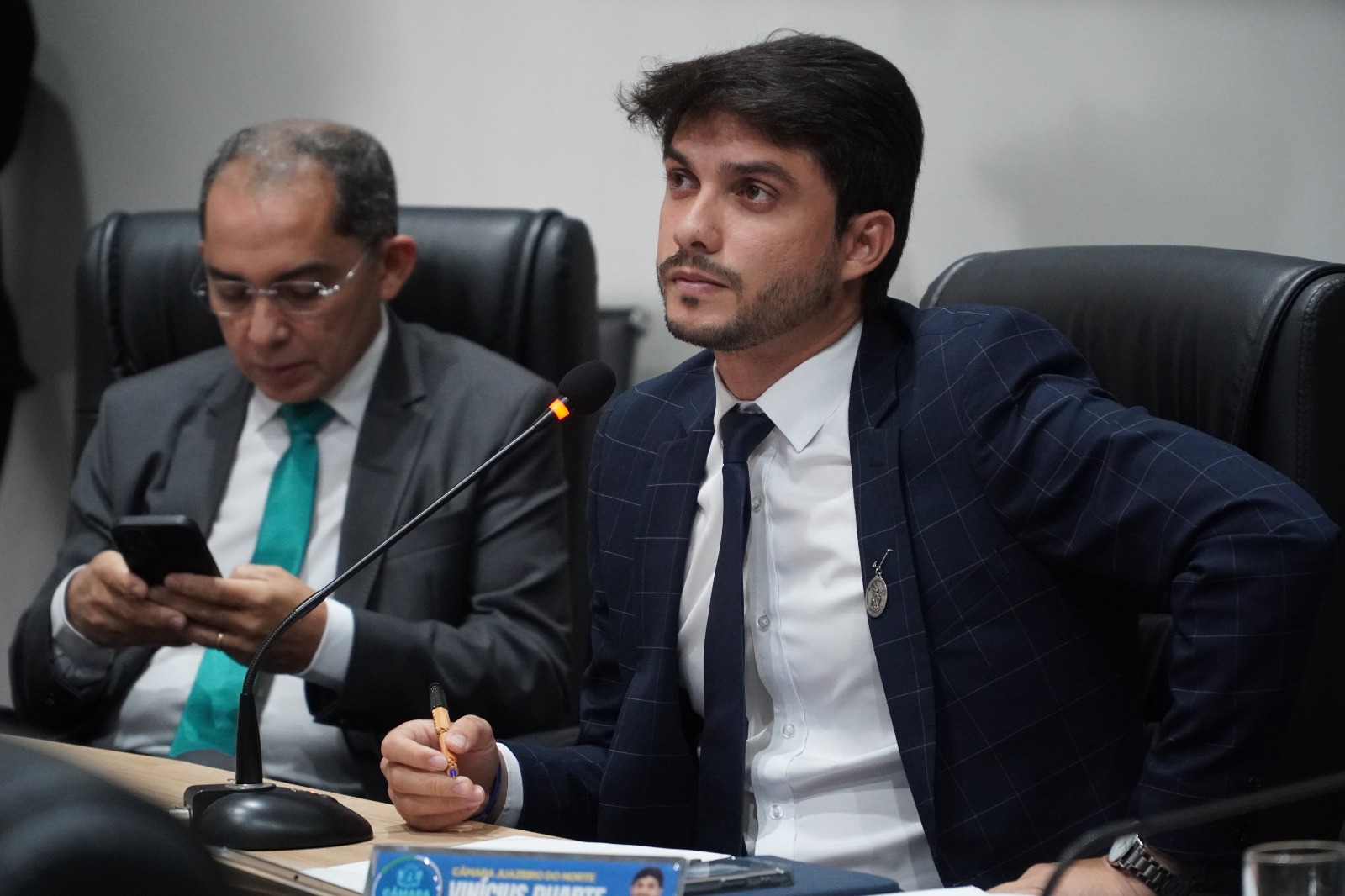 Vereador Vinicius Duarte apresenta demandas por limpeza urbana e requalificação de vias em Juazeiro do Norte
