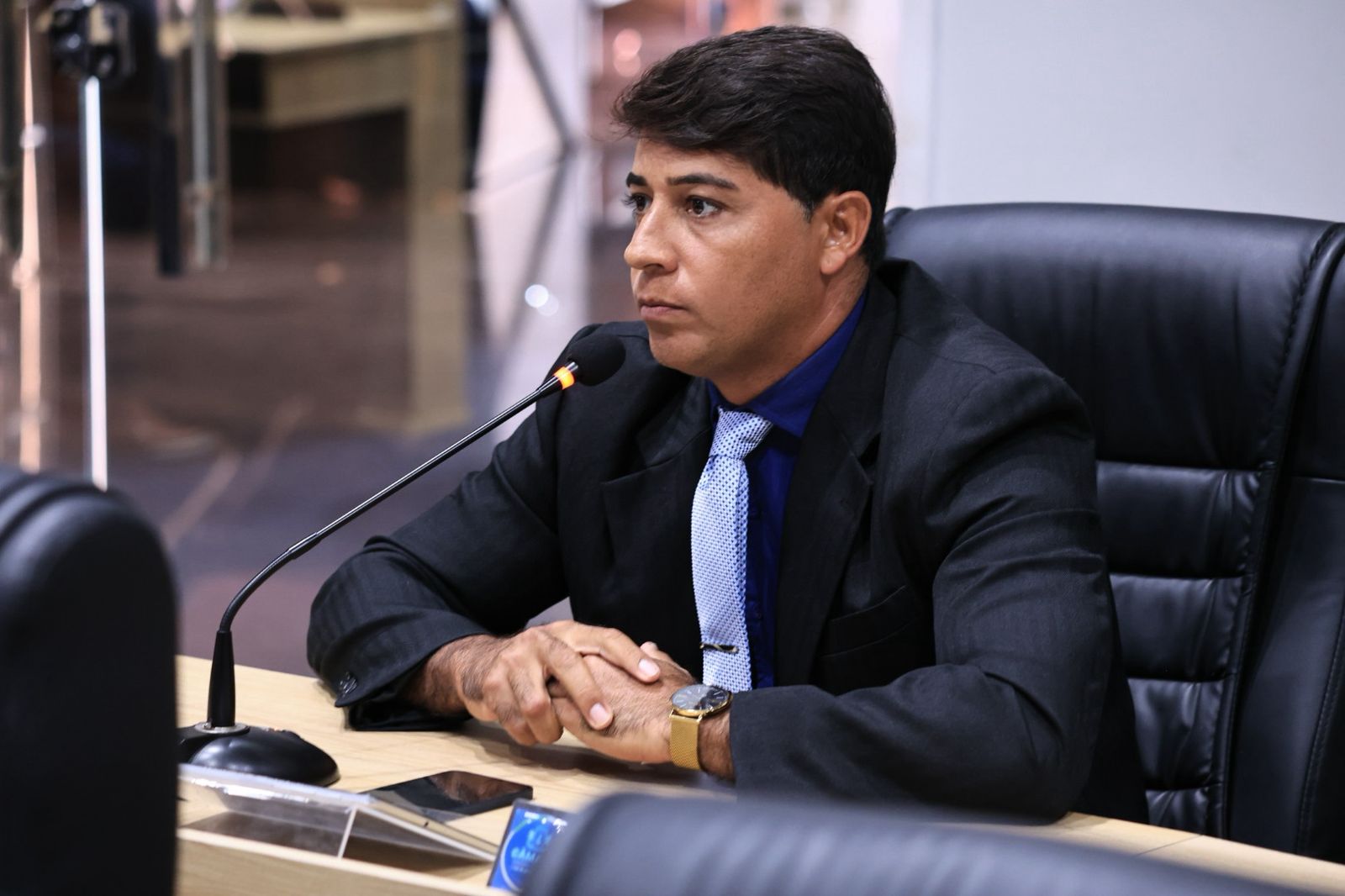 Rafael Cearense solicita operação tapa-buracos em via de Juazeiro do Norte