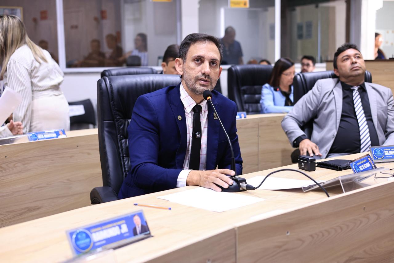 Boaz do Bolsonaro cobra melhorias na identificação de ruas e apuração de bloqueio de via em Juazeiro do Norte