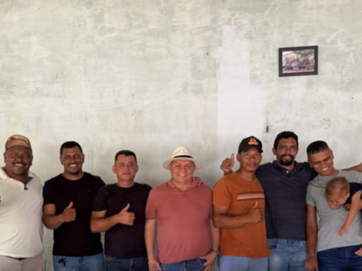 Chagas acompanha limpeza e roço em estrada da Capela Santo Antônio no Sítio Sabiá