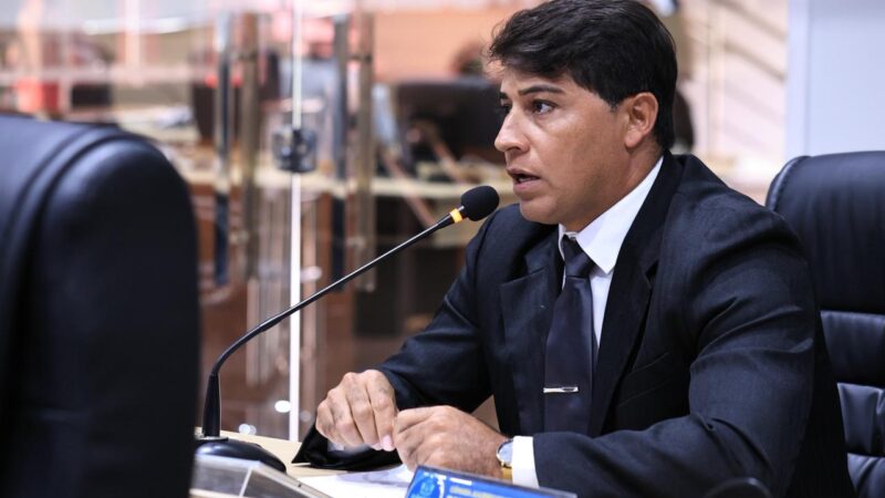 Vereador Rafael Cearense propõe melhorias na malha viária durante sessão ordinária em Juazeiro do Norte