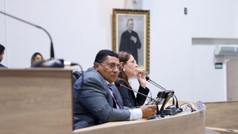 Vereador Badú solicita operação tapa-buracos nos bairros Timbaúba e Tiradentes
