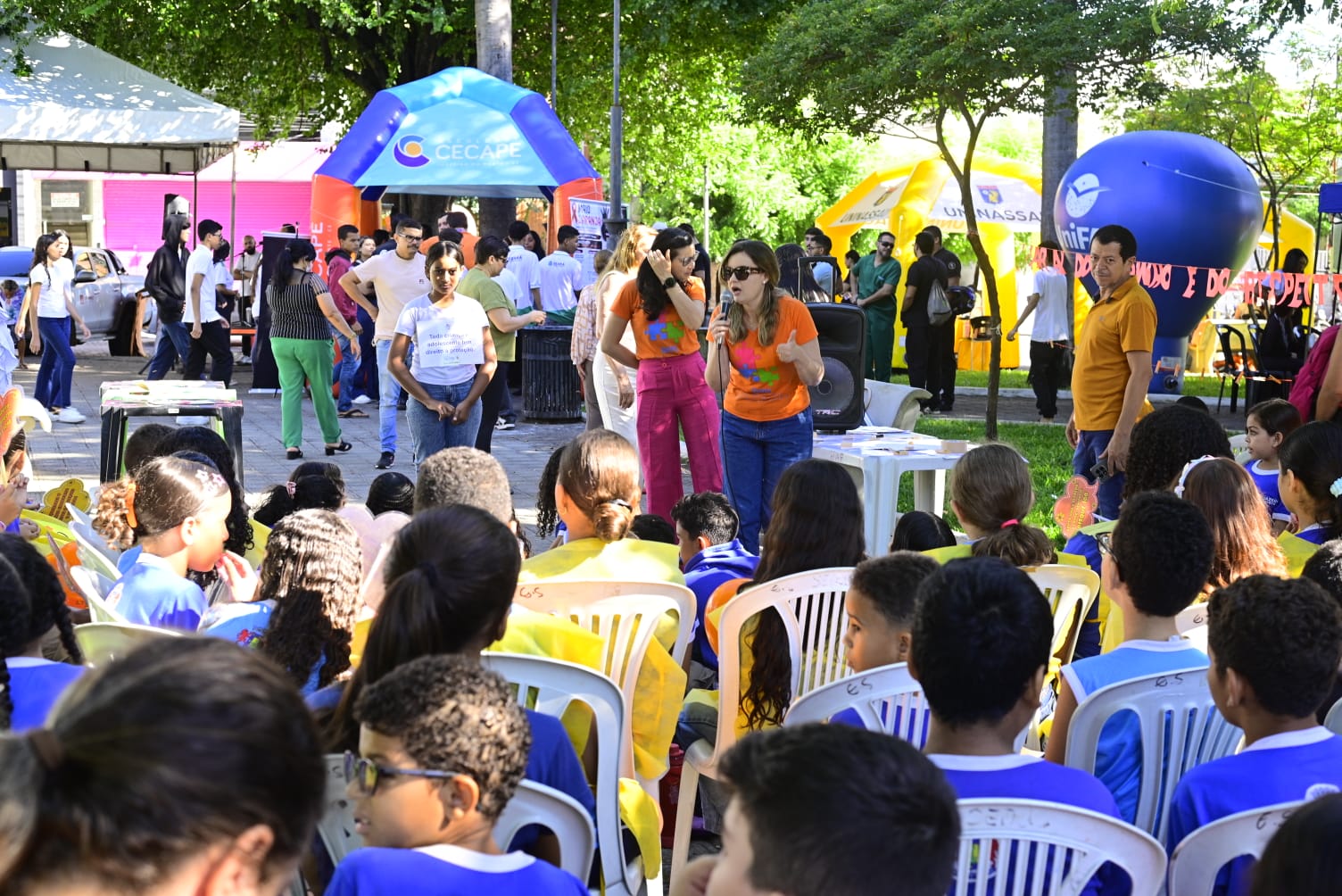 Praça Padre Cícero recebe ação do Maio Laranja com serviços e conscientização