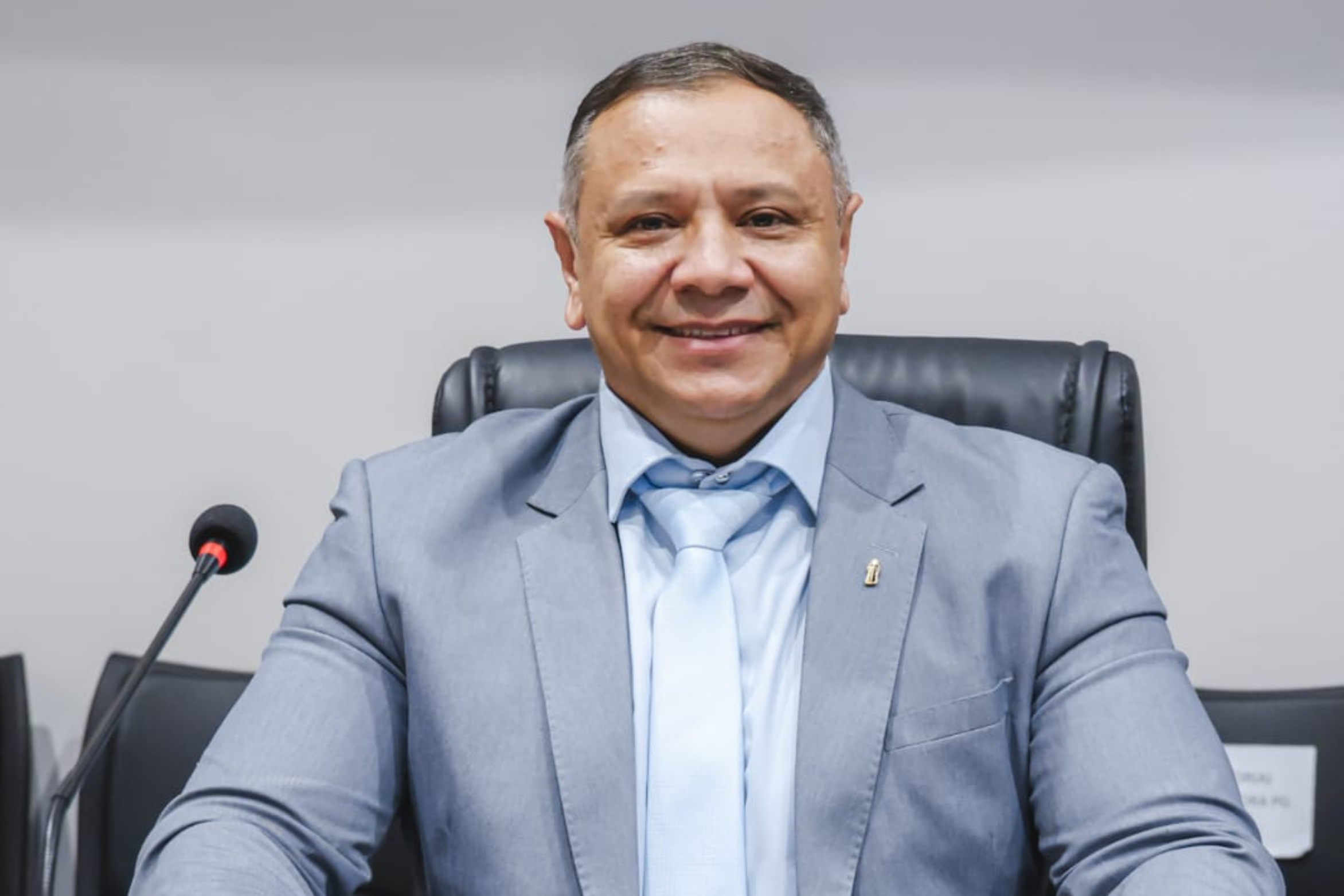 Vereador Cleilson Móveis solicita ações de limpeza e capinação no bairro João Cabral