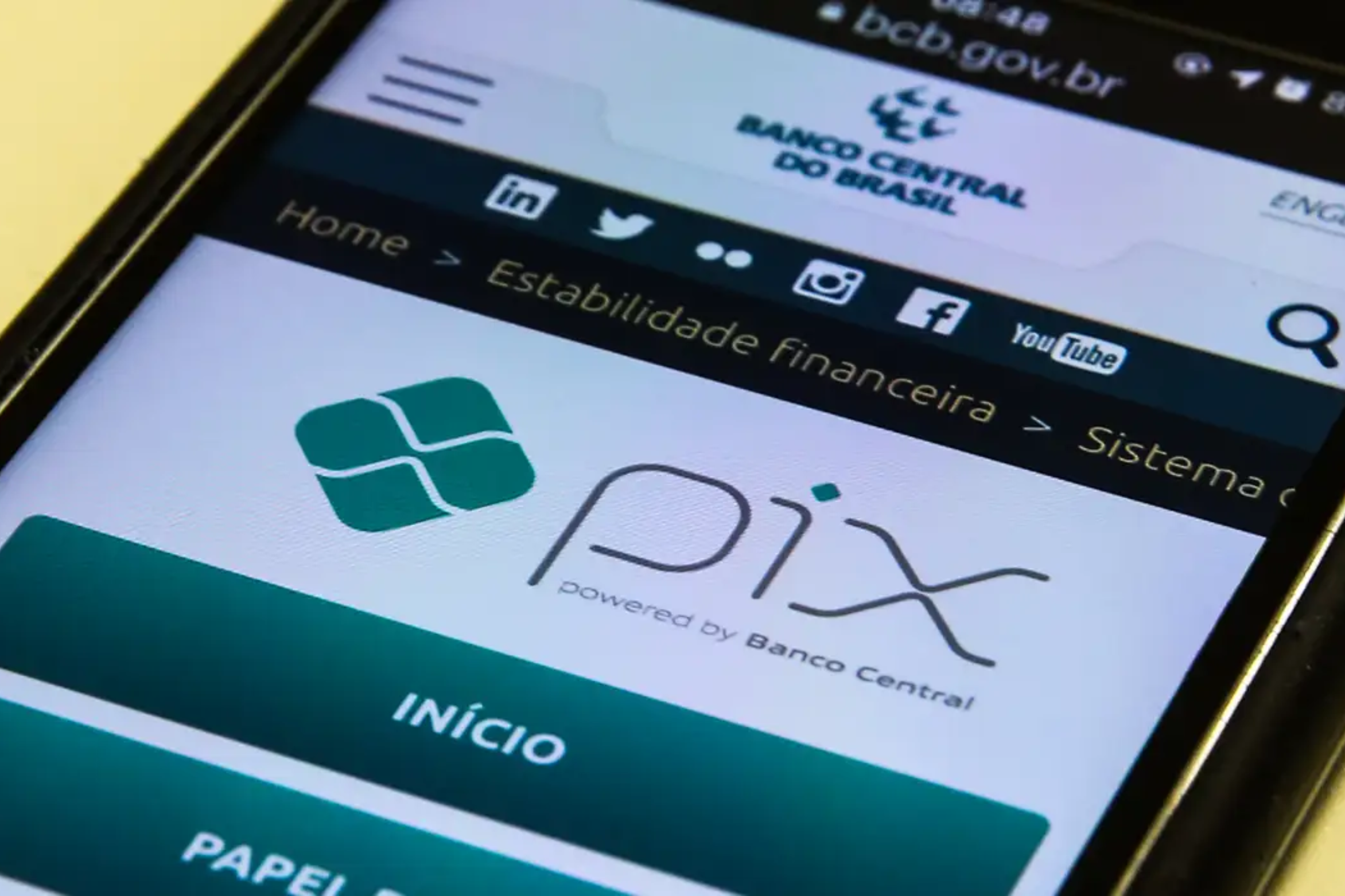 EUA atacam Pix e acusam Brasil de favorecer sistema nacional de pagamentos