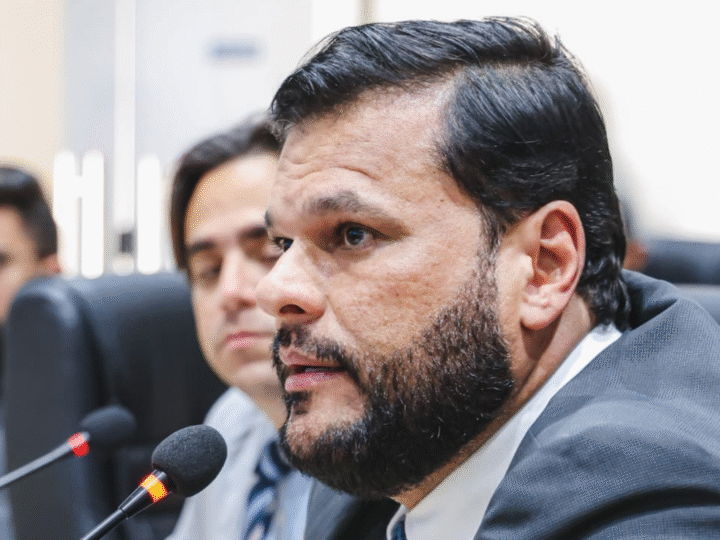 Vereador Márcio Jóias solicita instalação de quebra-mola no bairro São José