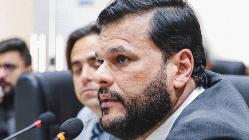 Vereador Márcio Jóias solicita instalação de quebra-mola no bairro São José