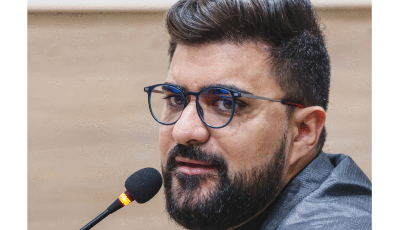 Vereador Lukão apresenta requerimentos para limpeza urbana e segurança no trânsito