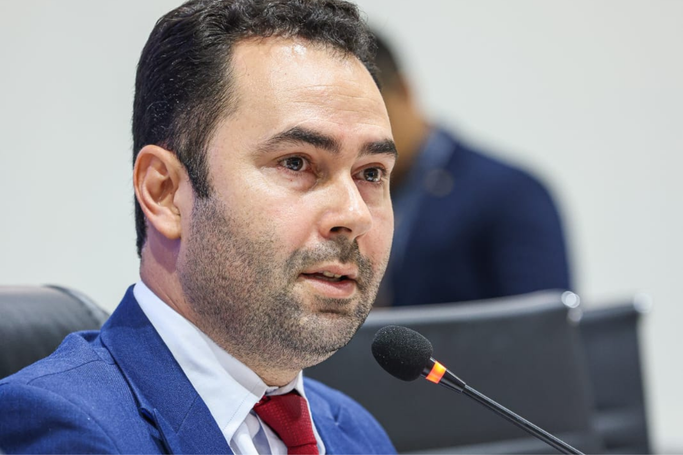 Vereador Barbosa Neto solicita recuperação de calçamento no bairro Antônio Vieira
