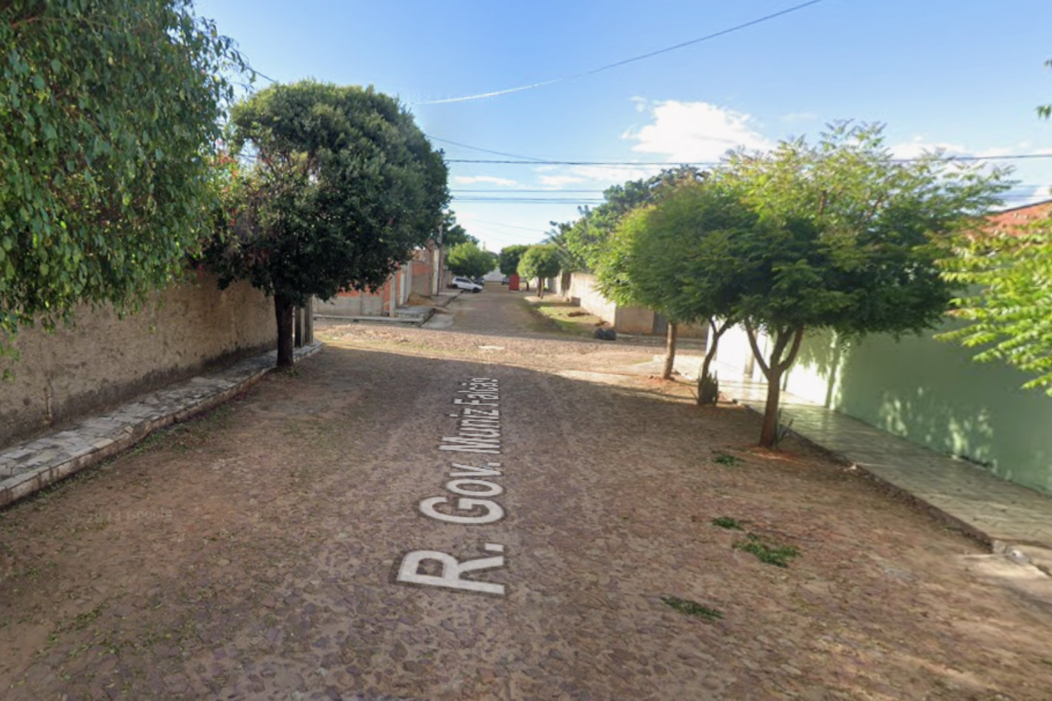 Vereadora Auricélia Bezerra solicita recuperação da pavimentação em rua do bairro Novo Juazeiro