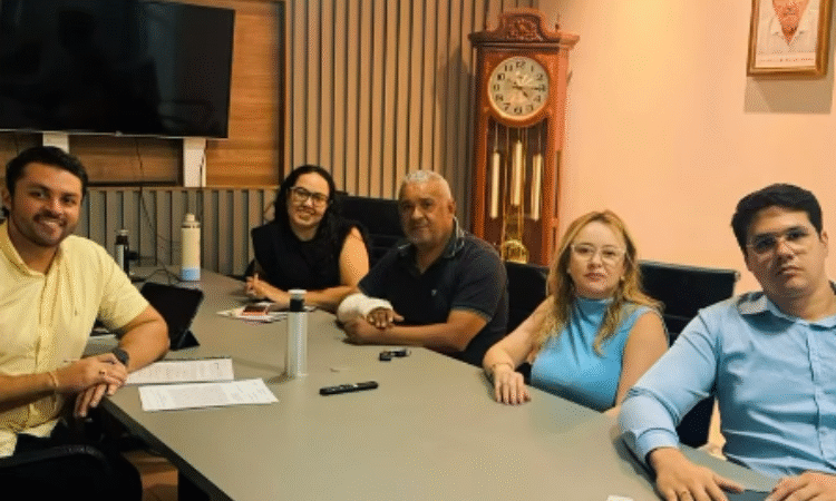 Vereador Saulo Santana reúne equipe e representantes de setores para definir ações do mandato após o recesso legislativo