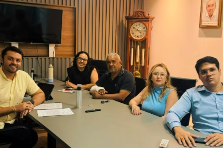 Vereador Saulo Santana reúne equipe e representantes de setores para definir ações do mandato após o recesso legislativo