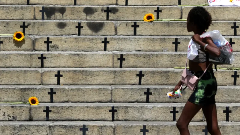 Brasil registra queda nas mortes violentas em 2025, mas feminicídios batem novo recorde