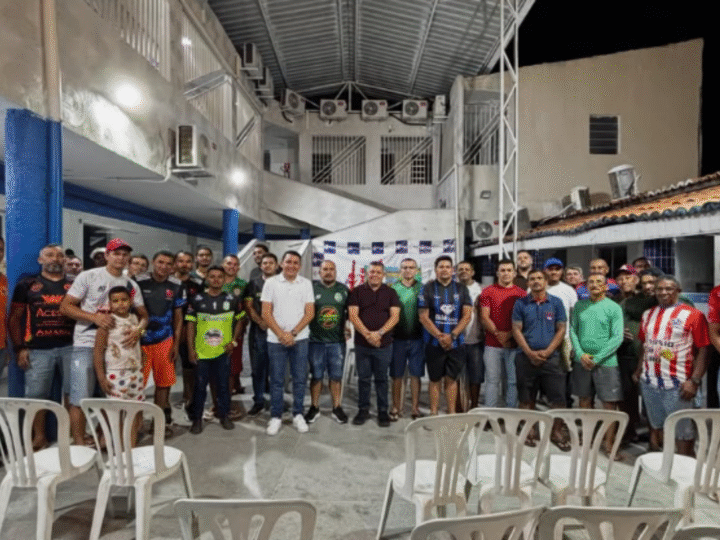 Vereador Chagas Moura se reúne com times da ASSEAJUNO e reforça apoio ao futebol amador em Juazeiro do Norte