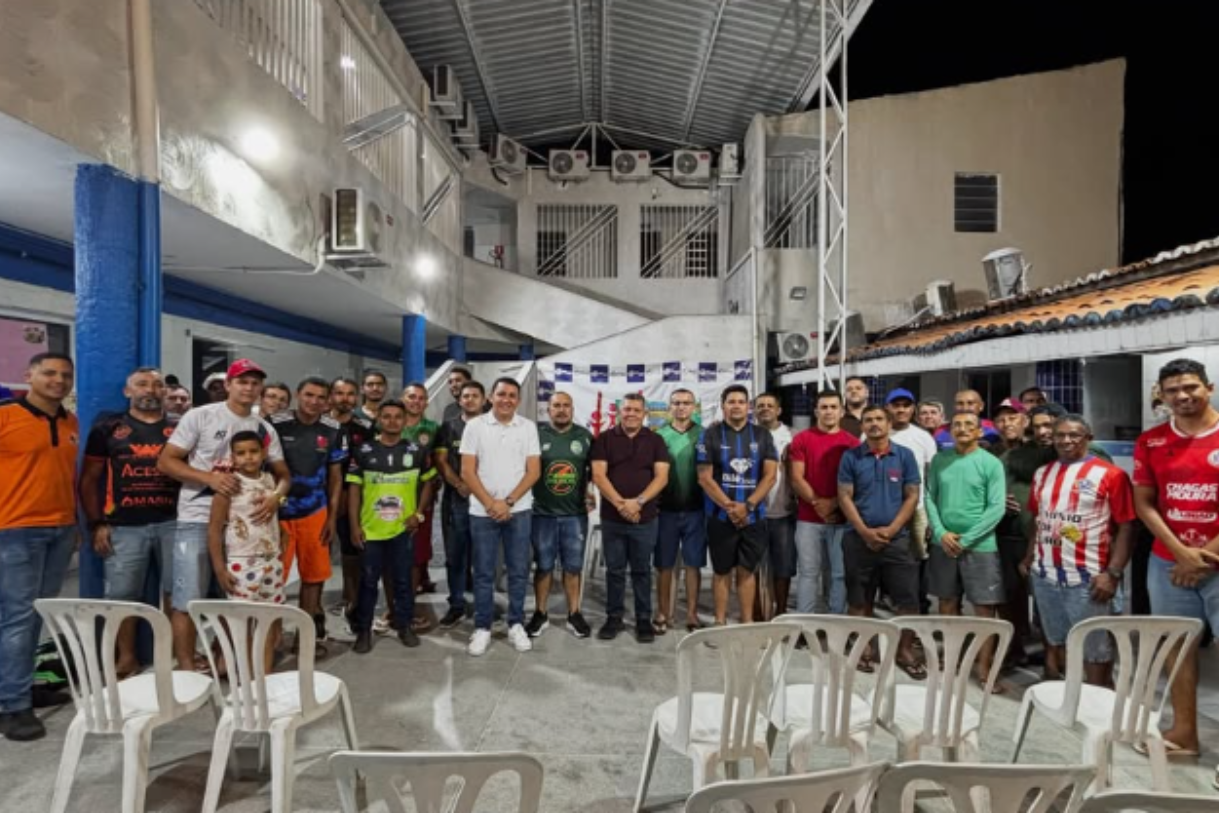 Vereador Chagas Moura se reúne com times da ASSEAJUNO e reforça apoio ao futebol amador em Juazeiro do Norte