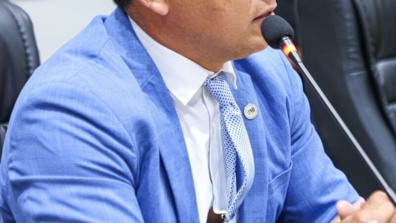Vereador Rafael Cearense solicita tapa-buracos na Vila Três Marias e limpeza de estrada no Sítio Carás do Umarí