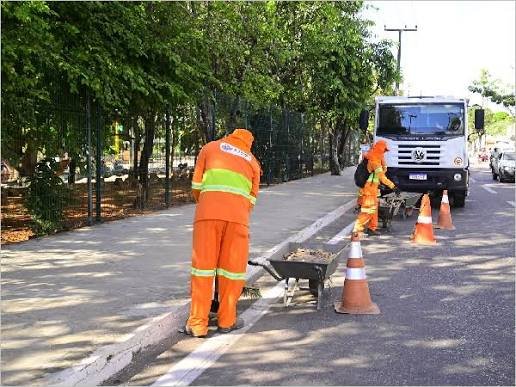 Vereadora Rita Monteiro solicita serviços de limpeza urbana nos bairros Frei Damião e Antônio Vieira