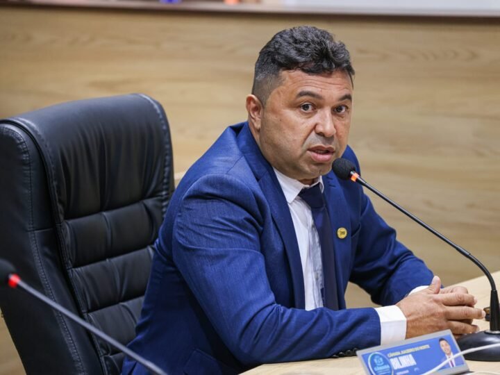 Vereador Bilinha cobra estrutura e suporte para vendedores de artigos religiosos em Juazeiro do Norte