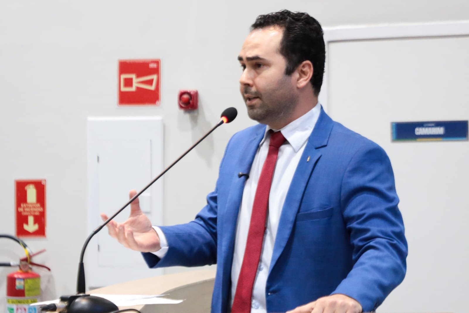 Vereador Barbosa Neto solicita recuperação de calçamento e poda de árvores em Juazeiro