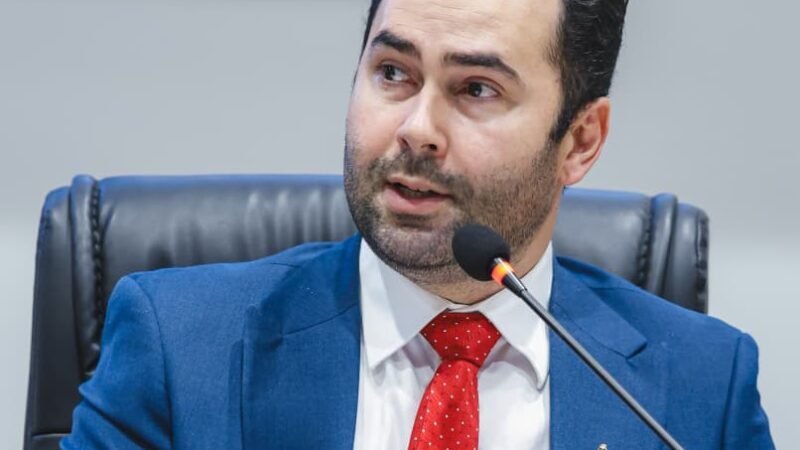 Vereador Barbosa Neto cobra melhorias de infraestrutura e serviços urbanos em diferentes bairros de Juazeiro do Norte