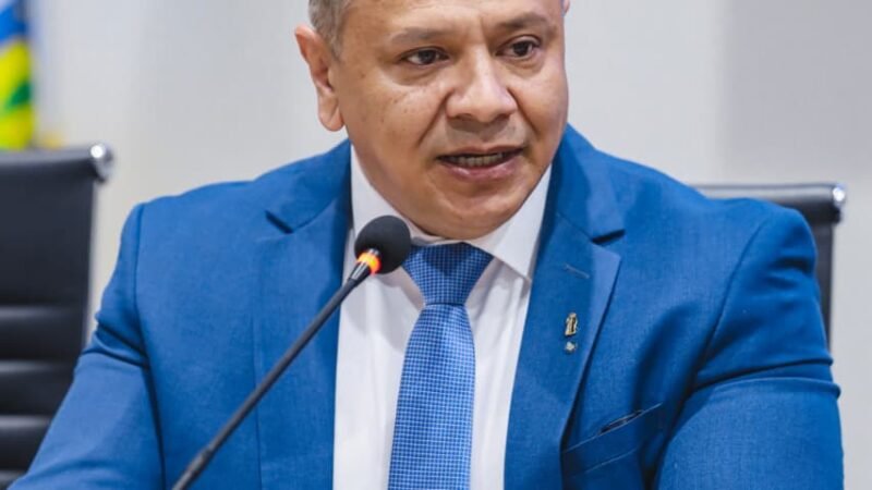 Vereador Cleilson Móveis cobra melhorias em esgoto e pavimentação nos bairros Triângulo, Pedrinhas e Limoeiro