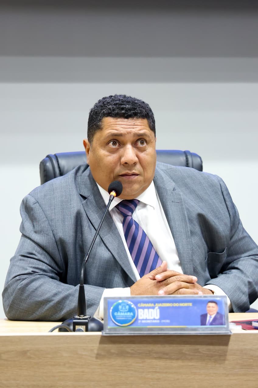 Vereador Badú solicita operação tapa-buracos em duas ruas do bairro Antônio Vieira