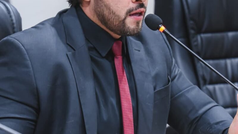 Vereador Dr. Saulo Santana cobra melhorias em esgotamento, drenagem e limpeza urbana em Juazeiro