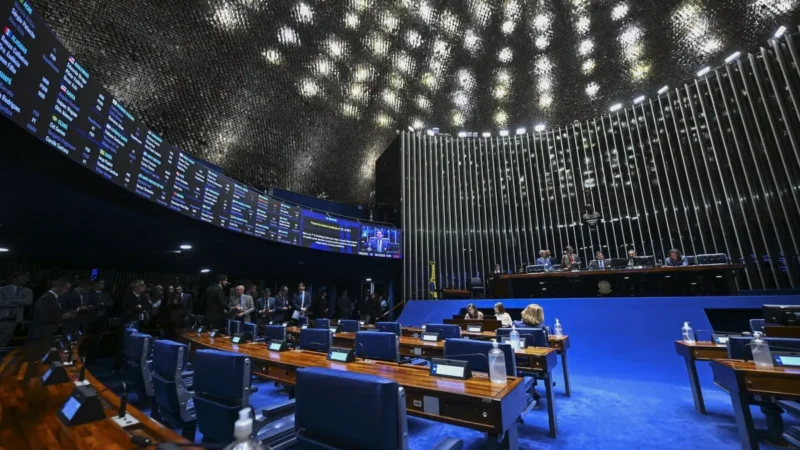 Senado inicia discussão sobre PEC que prevê fim da escala 6×1